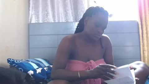 Snapshot of debbyslatter chatting on 03.12.25 debbyslatter online show from 03.12.25