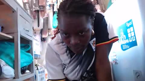 Snapshot of debbyslatter chatting on 12.18.25 debbyslatter online show from 12.18.25