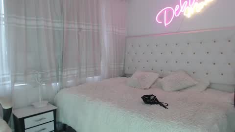 DeboraMom online show from 02.09.25