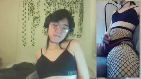 deciduousdoll online show from 12.05.25