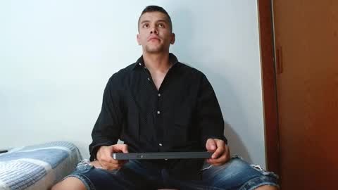 Santiago online show from 03.05.25