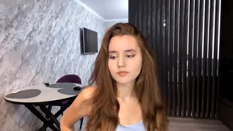 Anna online show from 09.23.25