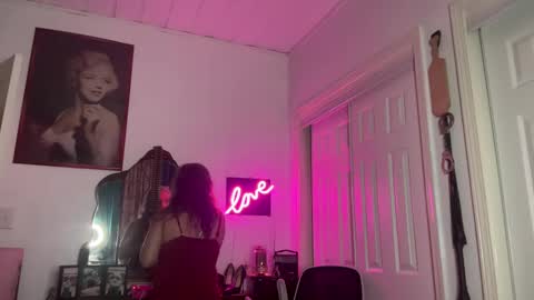 Tori online show from 09.17.25