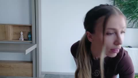 Di online show from 04.18.26