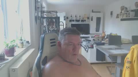 deinprinz2312 online show from 01.14.25