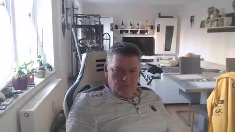 deinprinz2312 online show from 02.12.25