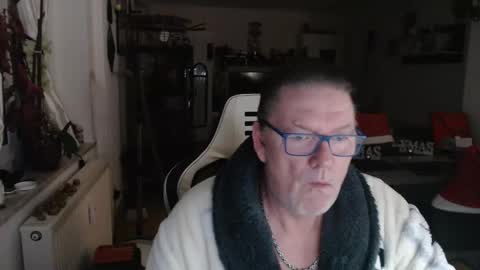 deinprinz2312 online show from 12.15.25