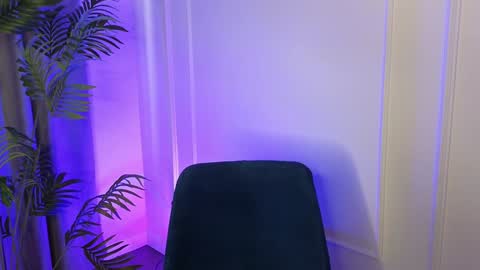 sexy bimbo little kitty asian misstress quen princes sexy girl you can just call me pleasure online show from 12.05.24