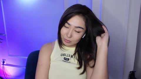 sexy bimbo little kitty asian misstress quen princes sexy girl you can just call me pleasure online show from 12.17.24
