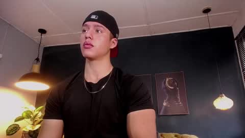 Snapshot of deivid_parker chatting on 10.17.25 Deivid online show from 10.17.25