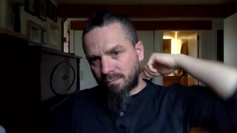 Snapshot of deivitzzz chatting on 03.14.26 Hermes online show from 03.14.26