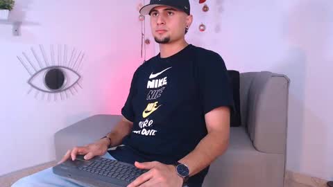 Snapshot of deivy_gram chatting on 12.22.24 DEIVY online show from 12.22.24