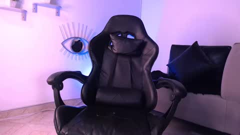 Snapshot of deivy_gram chatting on 02.27.25 DEIVY online show from 02.27.25