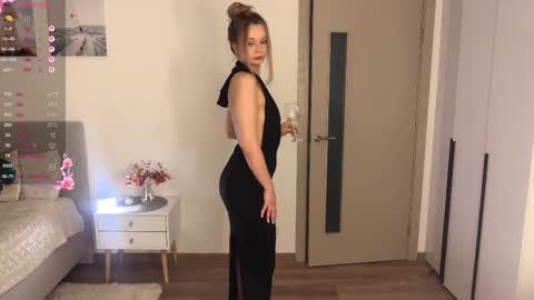 Dia online show from 11.22.25