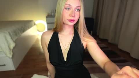 Snapshot of delanona chatting on 07.18.26 Dia online show from 07.18.26