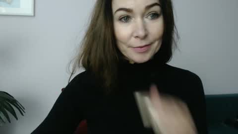 Snapshot of delilah_sweet chatting on 02.11.25 delilah_sweet online show from 02.11.25