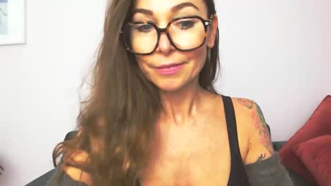 Snapshot of delilah_sweet chatting on 09.22.25 delilah_sweet online show from 09.22.25