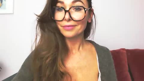 Snapshot of delilah_sweet chatting on 10.01.25 delilah_sweet online show from 10.01.25