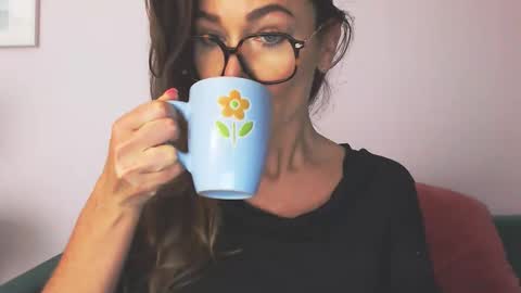 Snapshot of delilah_sweet chatting on 10.08.25 delilah_sweet online show from 10.08.25