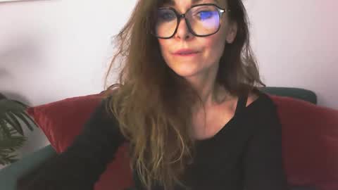 Snapshot of delilah_sweet chatting on 11.06.25 delilah_sweet online show from 11.06.25