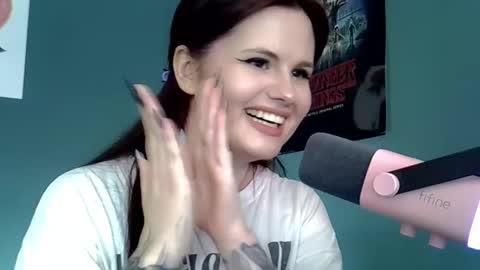 dellacrush_ online show from 02.19.25