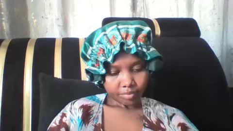 dellarine517299 online show from 04.15.26