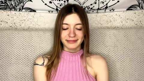 Snapshot of dellisifuentes chatting on 05.17.26 Sia online show from 05.17.26