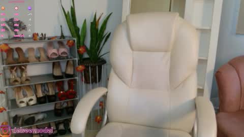  Delsee   online show from 12.04.25