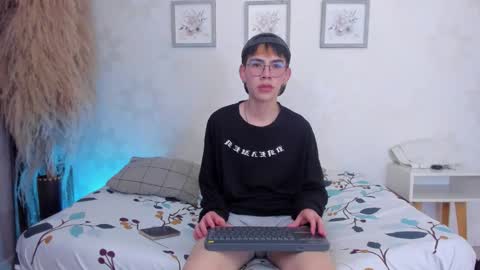 Snapshot of demian_hush chatting on 02.07.26 demian_hush online show from 02.07.26