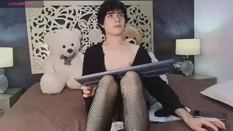 Snapshot of demon_foxx chatting on 05.01.26 online show from 05.01.26