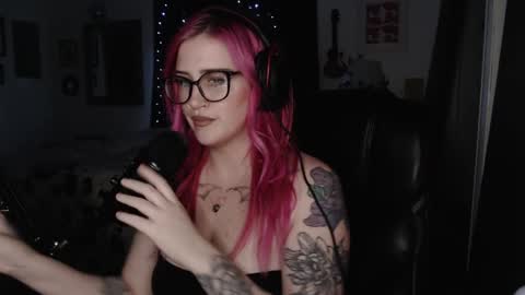 Snapshot of demongf chatting on 02.14.25 Demoness Mina online show from 02.14.25