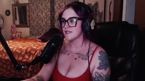 Snapshot of demongf chatting on 09.27.25 Demoness Mina online show from 09.27.25