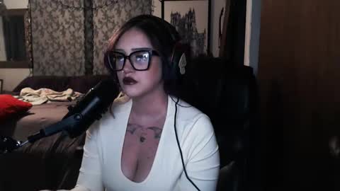 Snapshot of demongf chatting on 11.25.25 Demoness Mina online show from 11.25.25