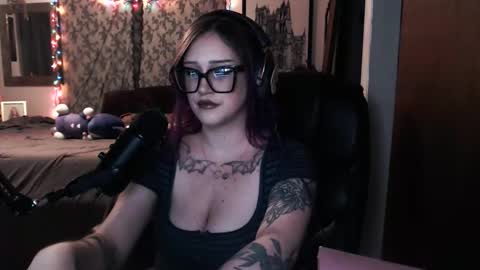 Snapshot of demongf chatting on 11.29.25 Demoness Mina online show from 11.29.25