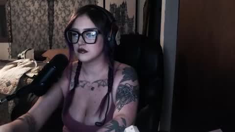 Snapshot of demongf chatting on 11.30.25 Demoness Mina online show from 11.30.25