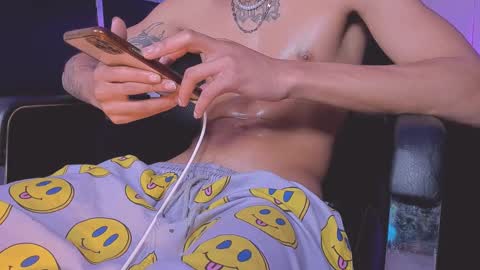 Snapshot of demonkush_ chatting on 03.12.25 DemonKush online show from 03.12.25