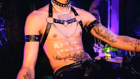 Snapshot of demonkush_ chatting on 10.25.25 DemonKush online show from 10.25.25