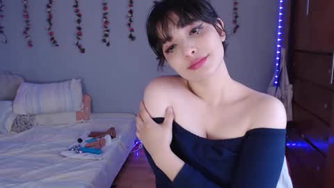 Snapshot of deni_bloom chatting on 12.12.24 Denisse schedule Monday to Friday 1300-1900 mexican time Saturday-maybe it could be a surprise IDEPENDENT MODEL online show from 12.12.24
