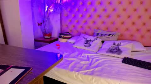 denisse_logan online show from 03.17.26