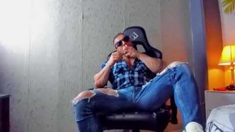 dennis_cox_ online show from 02.09.25