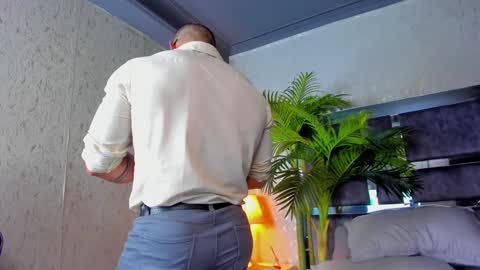 dennis_cox_ online show from 02.15.25