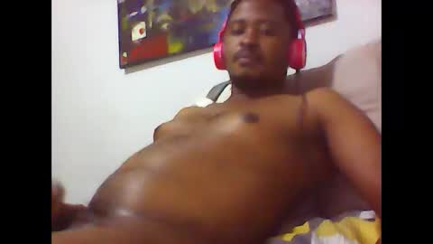 Snapshot of dentzo chatting on 05.05.26 mastER blACK online show from 05.05.26