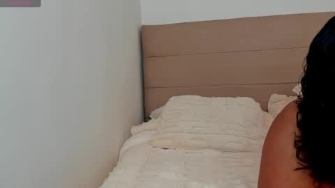 Dephne online show from 02.20.25