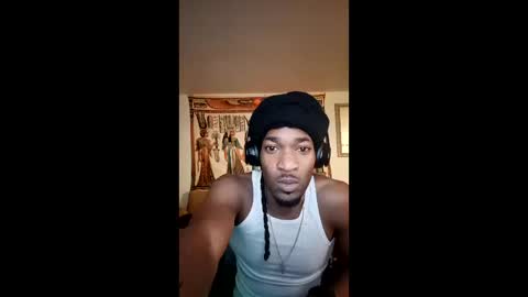Snapshot of deqelong chatting on 01.12.26 Kush online show from 01.12.26