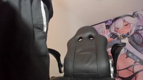 Snapshot of dereck_boy8 chatting on 11.18.25 Dereck Boy online show from 11.18.25