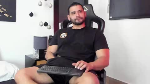 Dereck Vega online show from 12.11.24