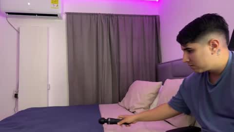 Snapshot of dereckbrownn chatting on 09.26.25 Dereck online show from 09.26.25