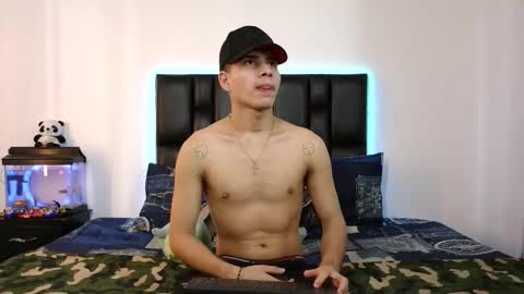 Snapshot of dereek_hot chatting on 03.02.26 DEREEK online show from 03.02.26