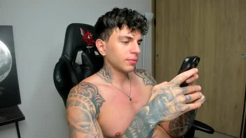 derekmuller11 online show from 04.17.26