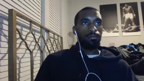 Snapshot of derekthetruth2 chatting on 09.10.25 derekthetruth2 online show from 09.10.25